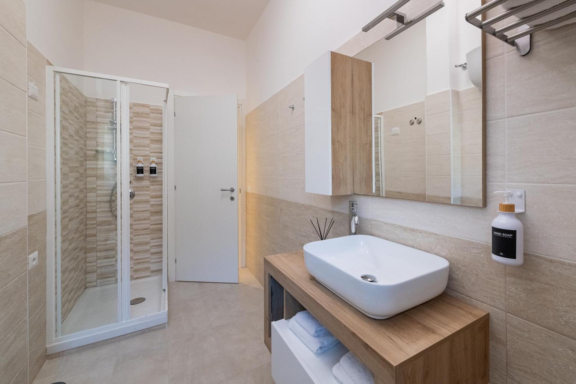Luxury And Sweet Home-metro Malatesta Ferienhaus *
